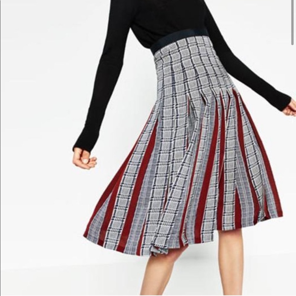 High waisted flare Zara skirt